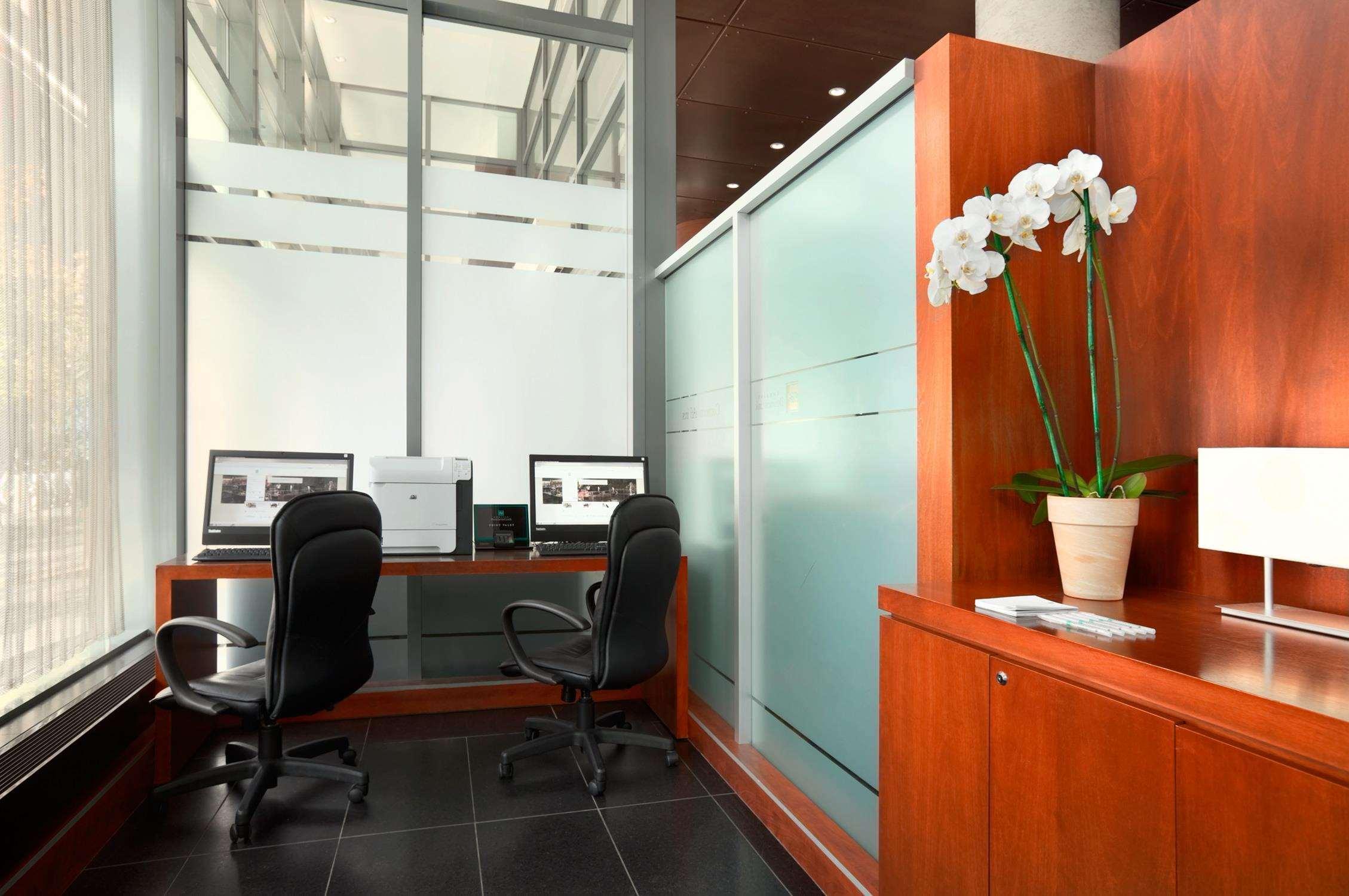 Embassy By Hilton - 4* Montreal