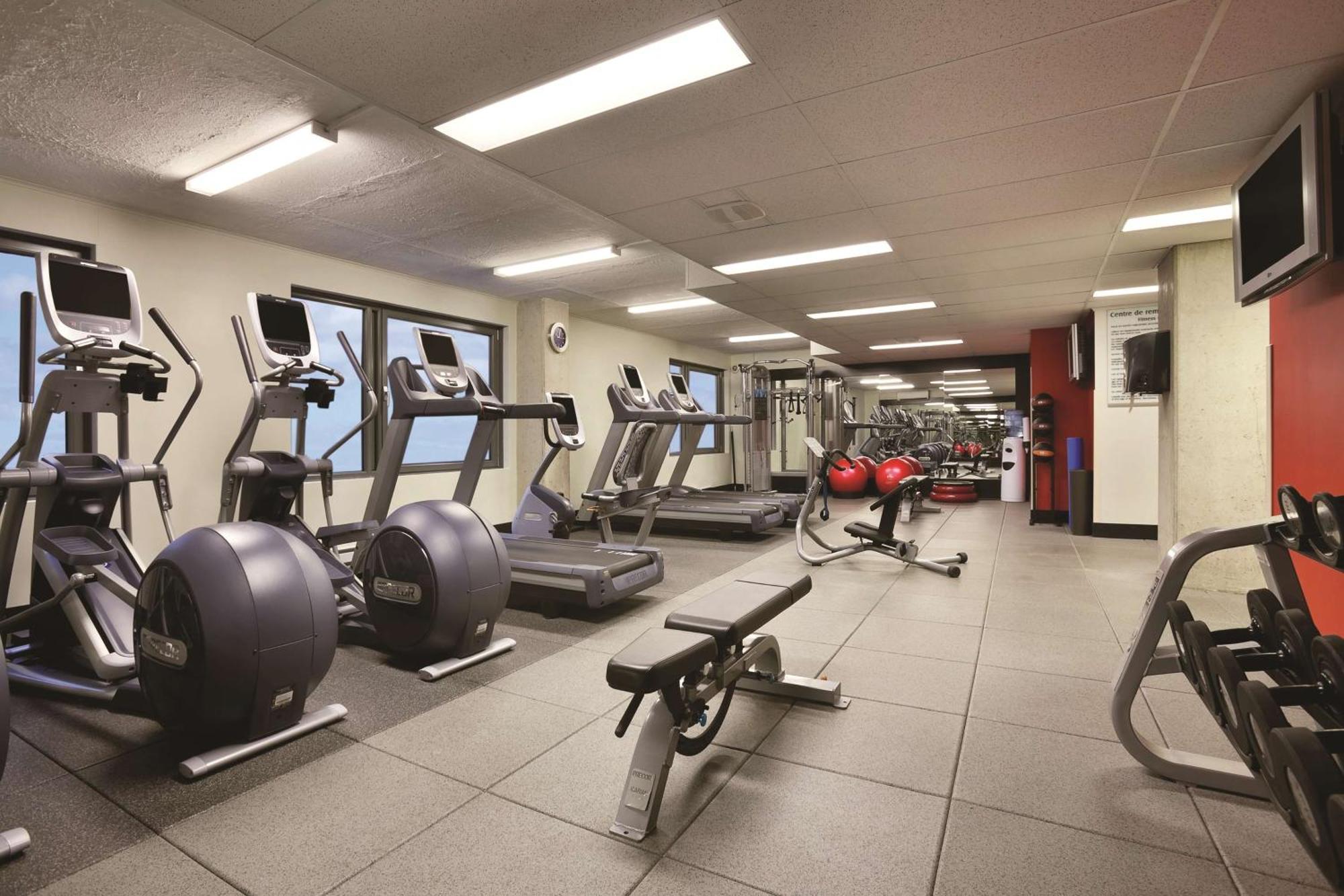 Embassy By Hilton - 4* Montréal