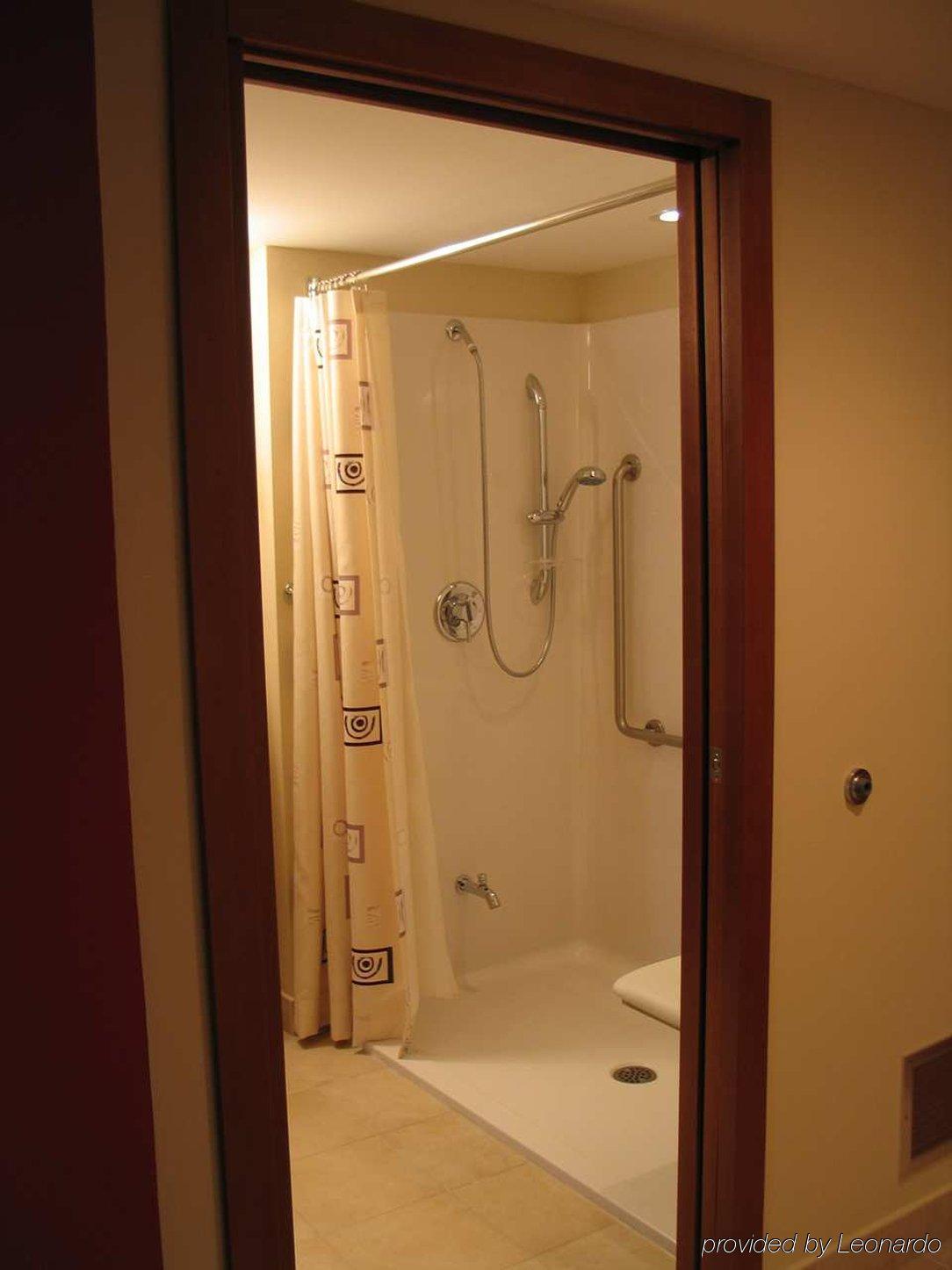 Embassy By Hilton - Hotel Montreal